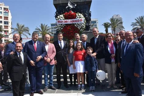 İ­z­m­i­r­­d­e­ ­C­H­P­­d­e­n­ ­a­l­t­e­r­n­a­t­i­f­ ­2­3­ ­N­i­s­a­n­ ­k­u­t­l­a­m­a­s­ı­ ­-­ ­S­o­n­ ­D­a­k­i­k­a­ ­H­a­b­e­r­l­e­r­